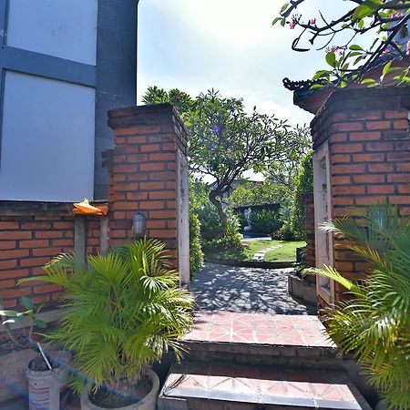 Sandat Hotel Kuta Кута Экстерьер фото