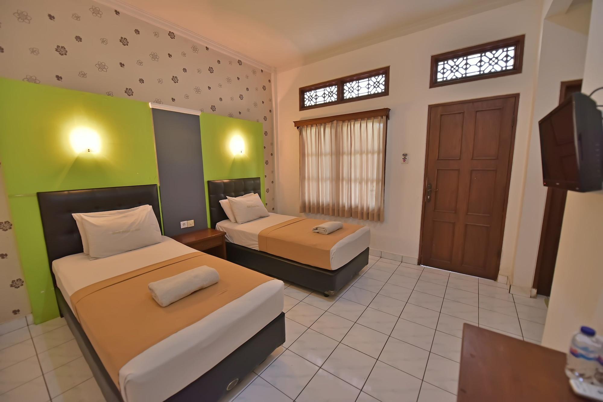 Sandat Hotel Kuta Кута Экстерьер фото