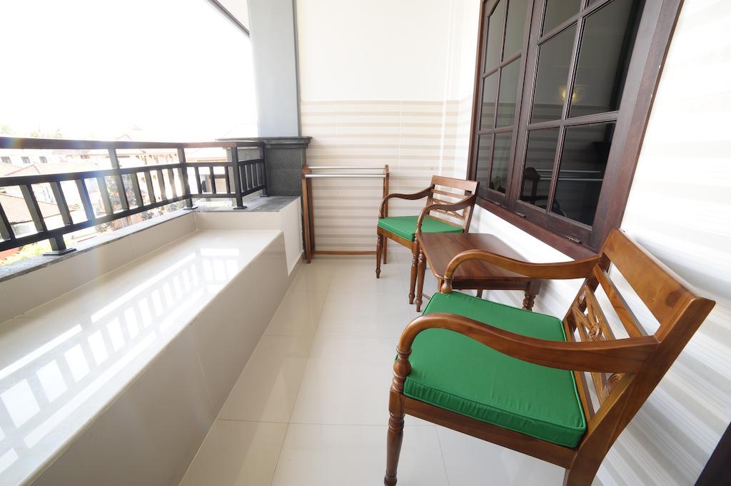 Sandat Hotel Kuta Кута Номер фото