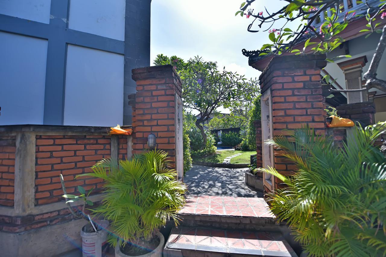 Sandat Hotel Kuta Кута Экстерьер фото